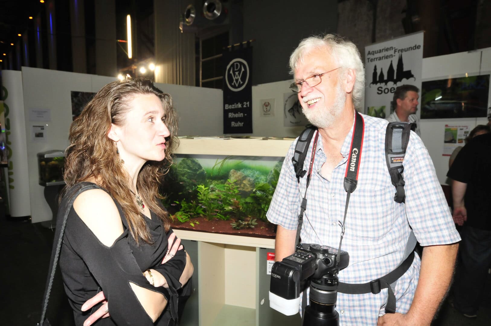 Hier war Rainer noch aquaristisch unterwegs, auf der Zajac-Messe in Duisburg 2011 mit Dähne-Autorin Monika Rademacher. Foto: Oliver Mengedoht
