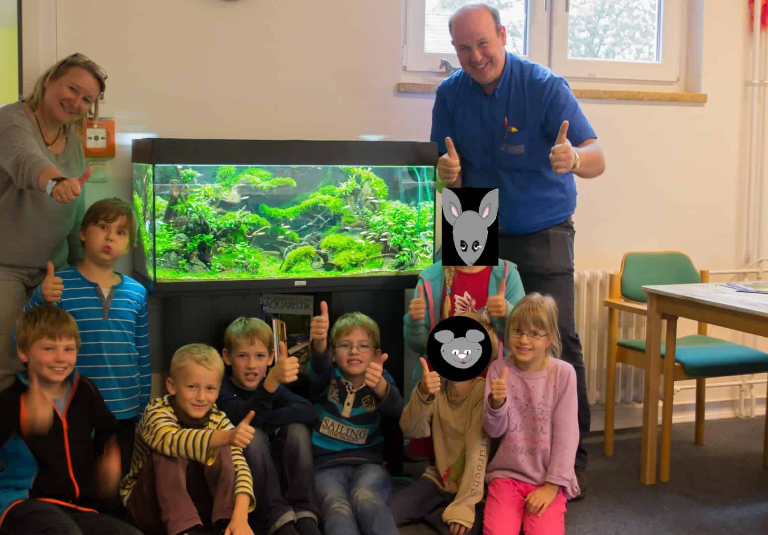 Schulaquarium de luxe – Frederic Fuss unterstützt Grundschule