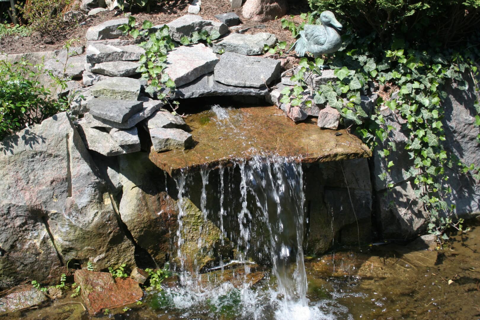 IVH Wasserfall Gartenteich Hieronimus